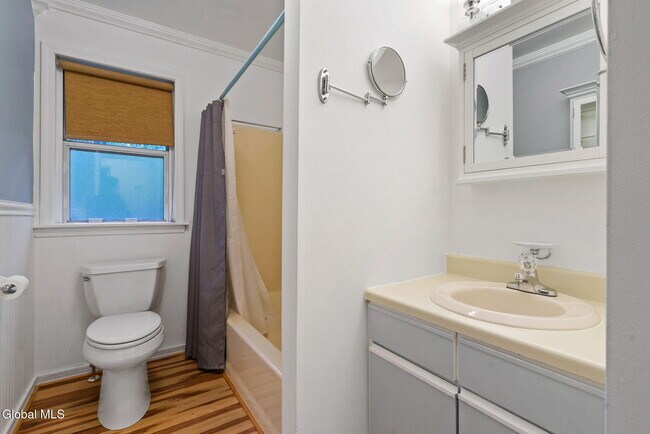 Building Photo - 25A Pine Ln