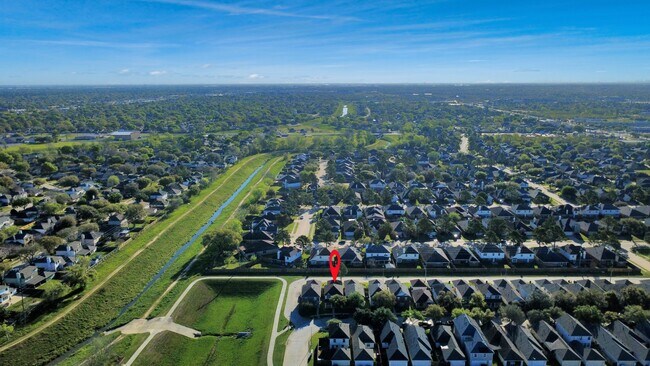 Building Photo - 6446 Mountain Pines Ln