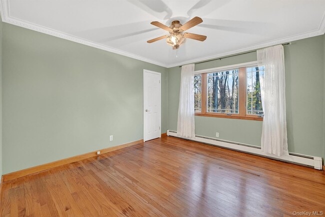 Building Photo - 350 Spring St