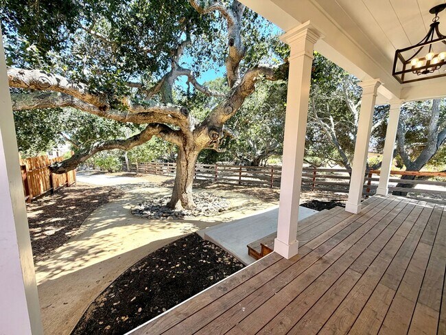 Building Photo - New Modern Farmhouse Cottage Coming Soon!
