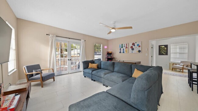 Building Photo - 307 W Haya St