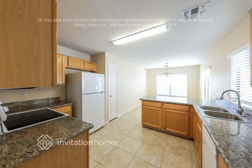 Building Photo - 13014 W Hearn Rd