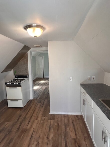 Building Photo - 1342 Lafayette Ave NE