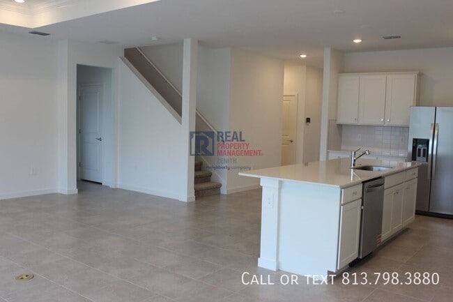 Building Photo - 11225 Sycamore Glen Loop