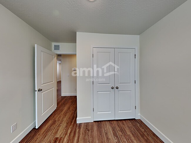Building Photo - 6051 W Copperhawk Dr