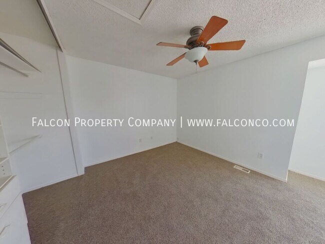 Building Photo - 1217 Firefly Cir