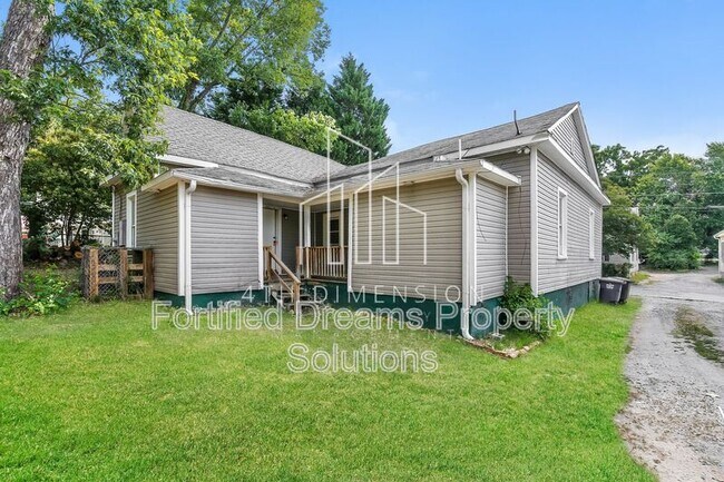 Building Photo - 2214 Nissen Ave