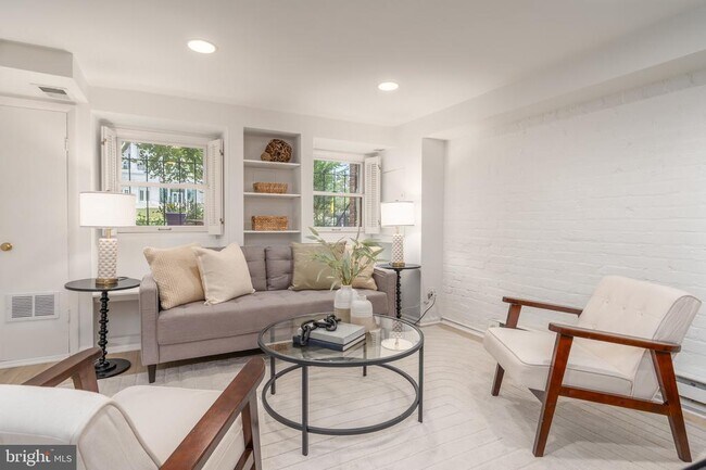 Building Photo - 1683 35th St NW