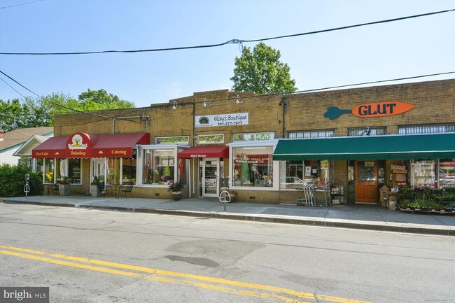 Building Photo - 4111 32nd St