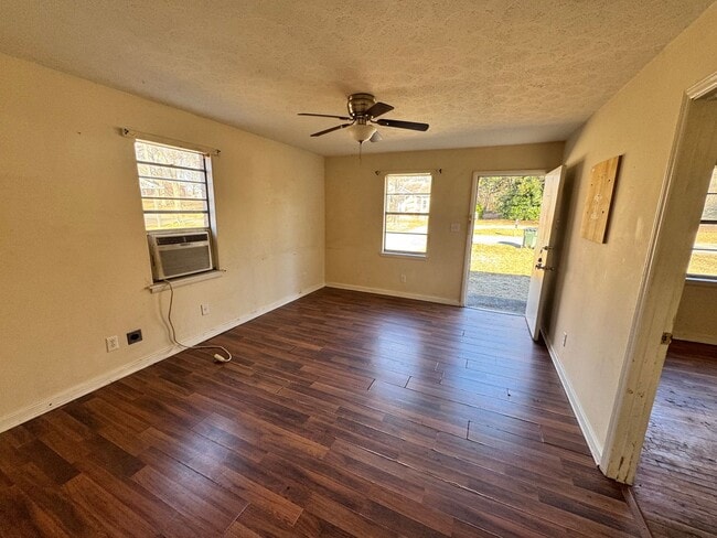 Building Photo - 132 Woodland Ave