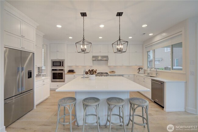 Building Photo - 5Bd/4.5Ba Sammamish House
