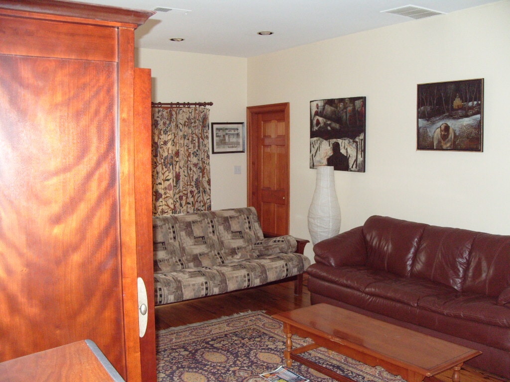 Building Photo - 324 Little Falls St