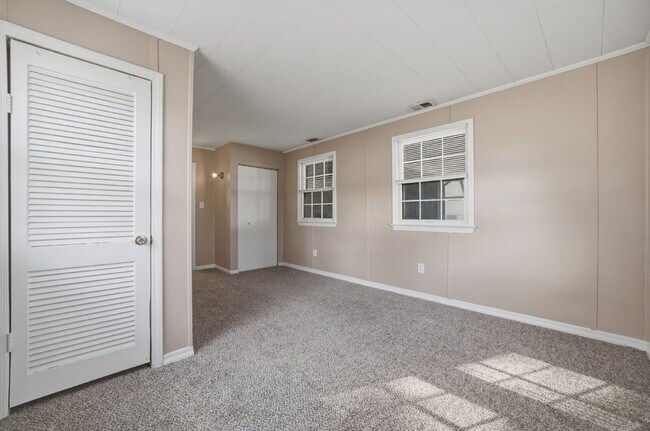 Building Photo - 3 BED, 1 BATH HOUSE FOR RENT IN CHESAPEAKE VA!