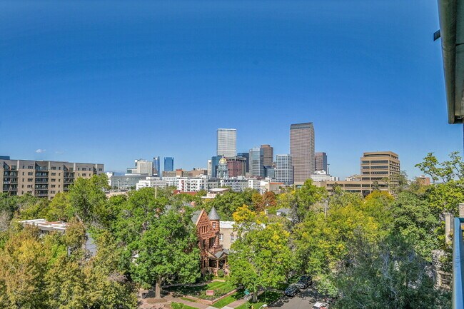 Building Photo - $1,795 - 1 Bed, 1 bath Condo in Denver wit...
