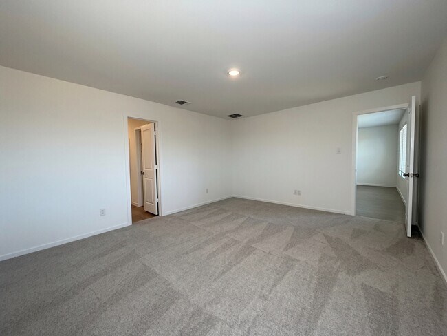 Building Photo - 401 Meadows Ln