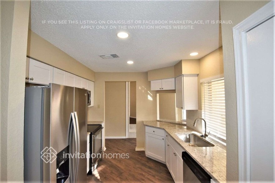 Building Photo - 8465 Willow Creek Dr