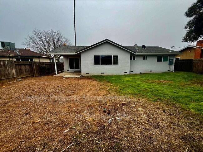 Building Photo - 6920 Demaret Dr