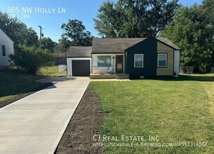 Building Photo - 505 NW Holly Ln