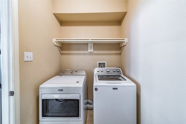 Building Photo - 7416 Coronado Ave