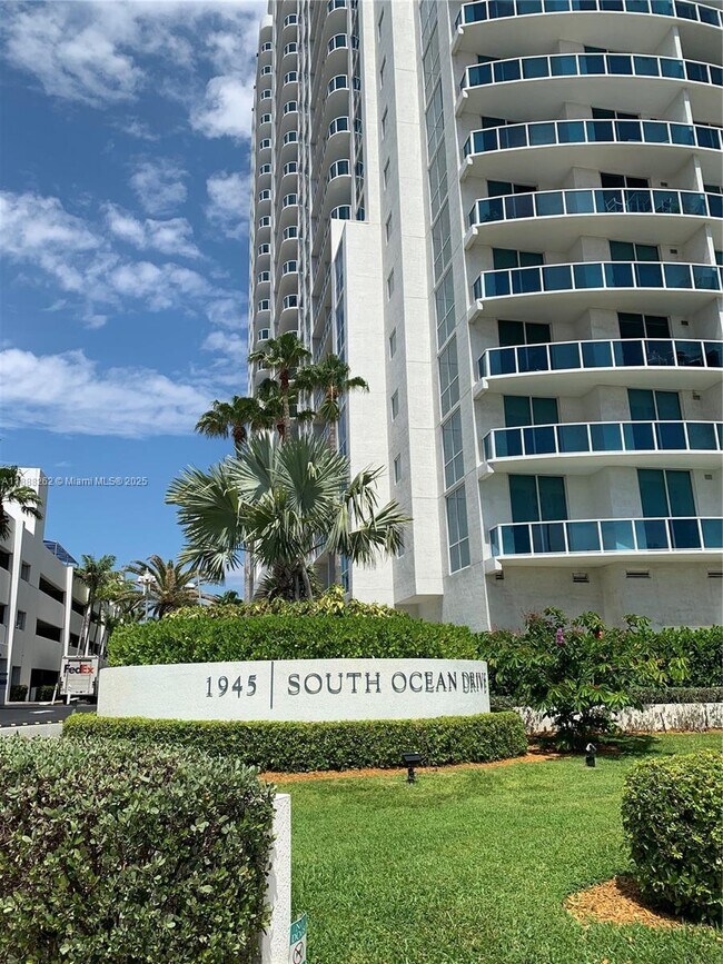 Building Photo - 1945 S Ocean Dr