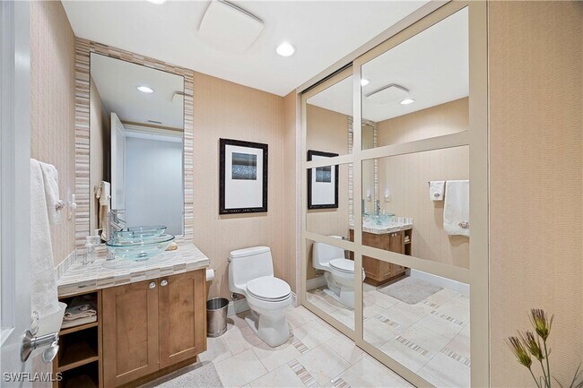 Building Photo - 13675 Vanderbilt Dr