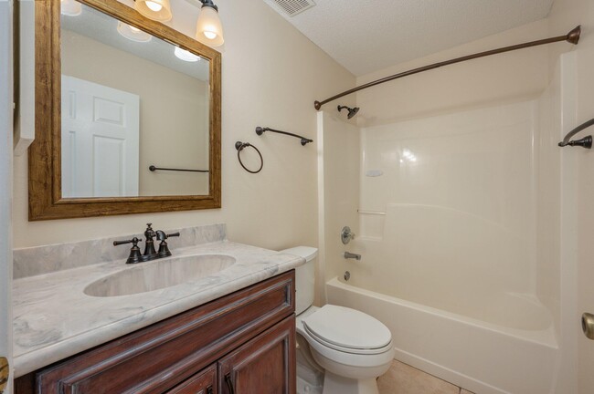 Building Photo - 3009 La Salle Ct