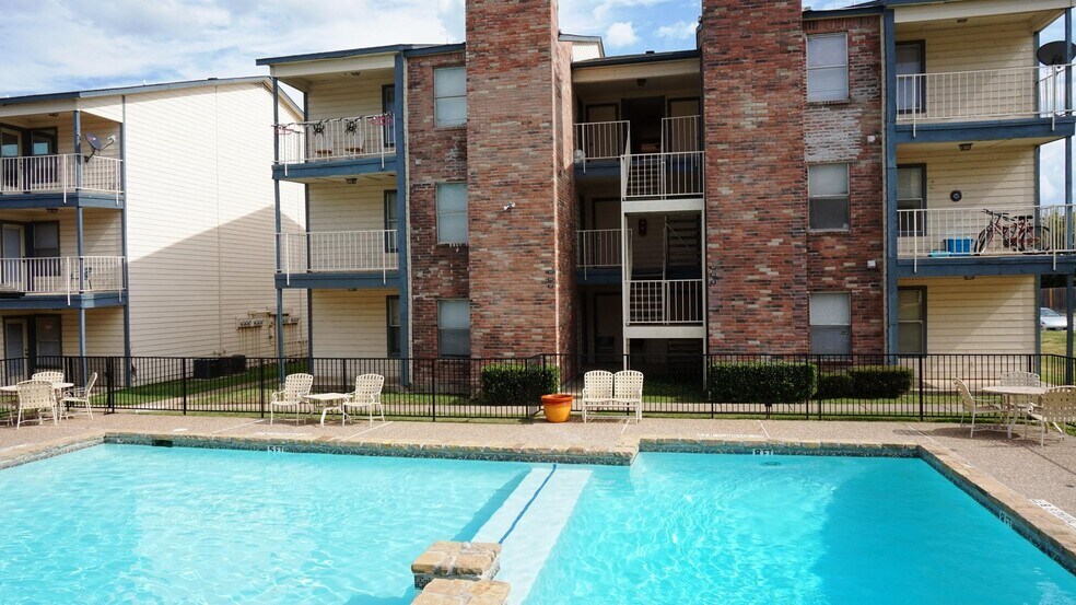 Easton Parc Apartments 1600 LaSalle Dr Sherman TX 75090 Apartment