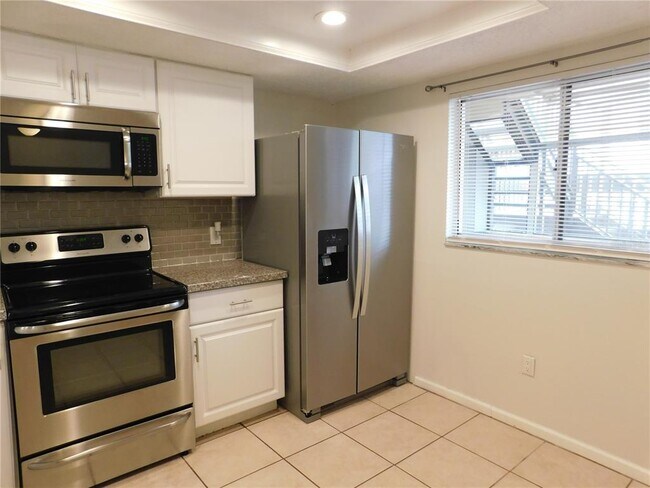 Building Photo - 2420 Winding Creek Blvd