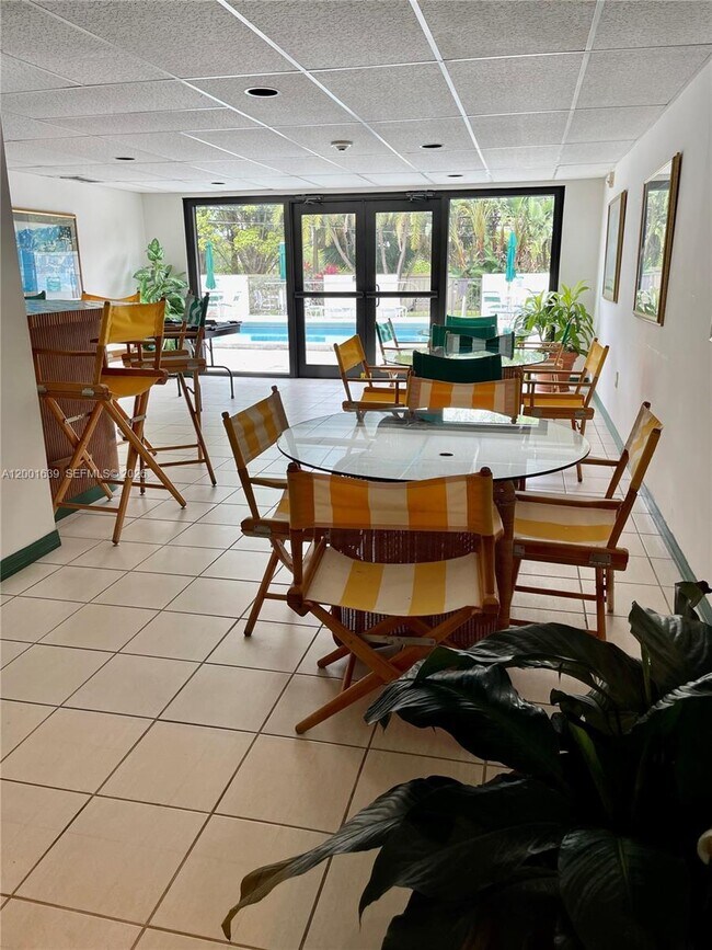 Building Photo - 255 Galen Dr