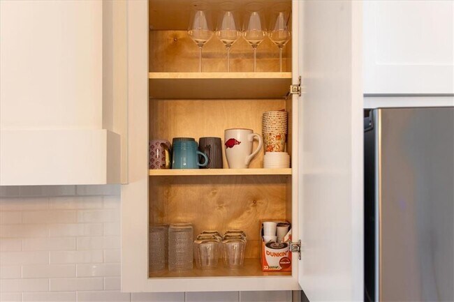 Building Photo - 4611 S 47th St