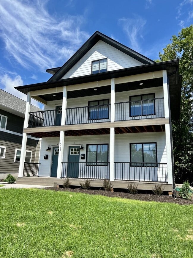 Building Photo - 1523 Rollins Ave SE