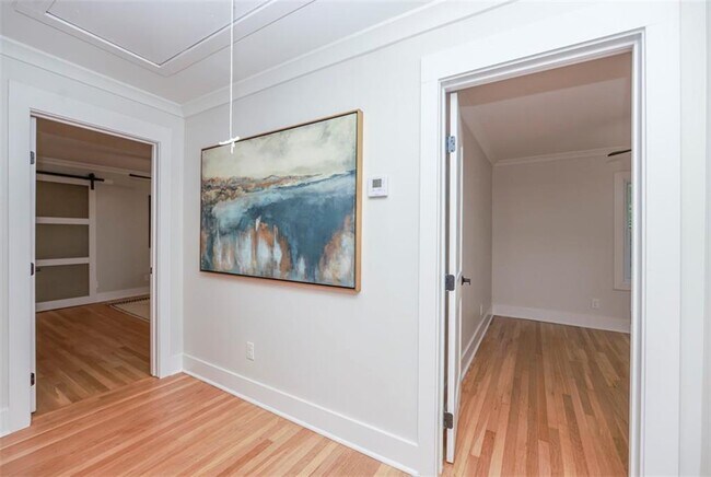 Building Photo - 2908 N Hills Dr NE