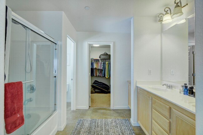Building Photo - Experience the Best of Lincoln Crossing Li...