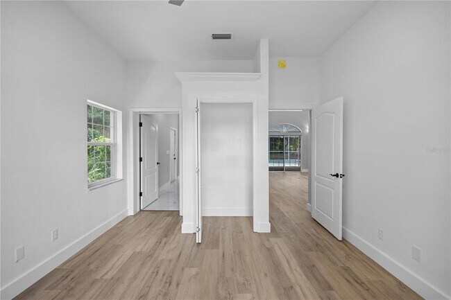 Building Photo - 1628 SE 29th Terrace