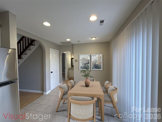 Building Photo - 3805 Rosedown Dr