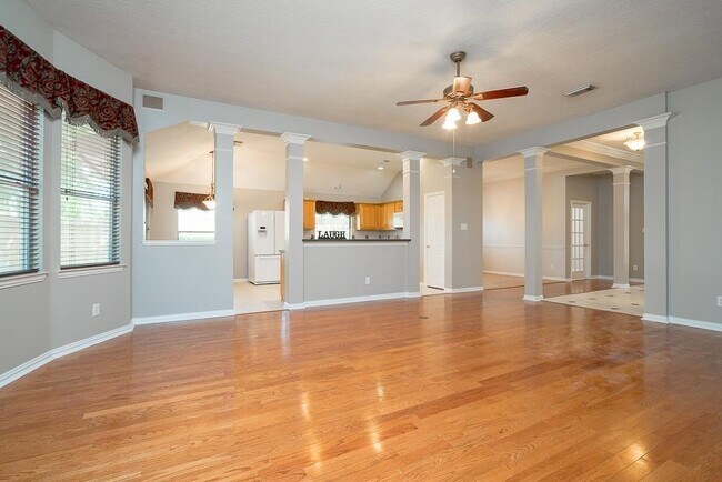 Building Photo - 7415 Vine Grove Ct