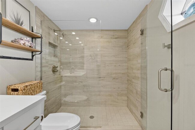 Building Photo - 160 Marina Del Rey Ct
