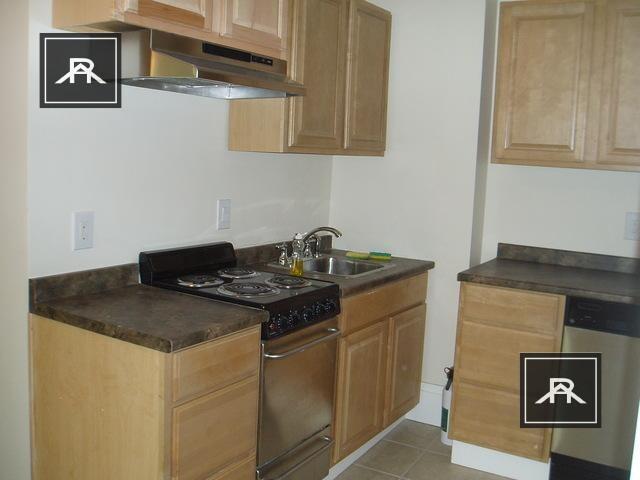 Building Photo - 3 bedroom in Boston MA 02215