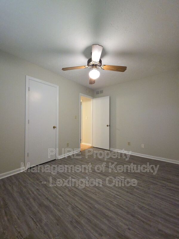 Building Photo - 3432 Warwick Ct