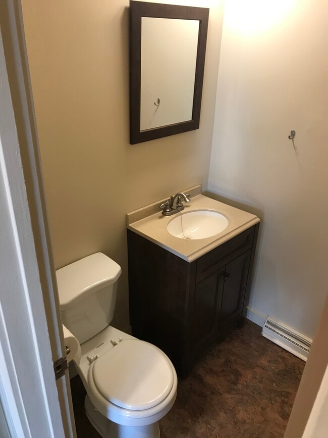 Building Photo - 811 S La Grange Rd