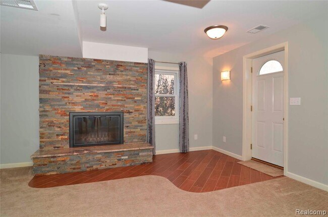 Building Photo - 8152 Fairfield Cir