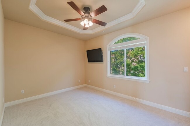 Building Photo - Luxury Detached Townhome in Redondo Beach