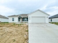 Building Photo - 3620 Skylane Ave