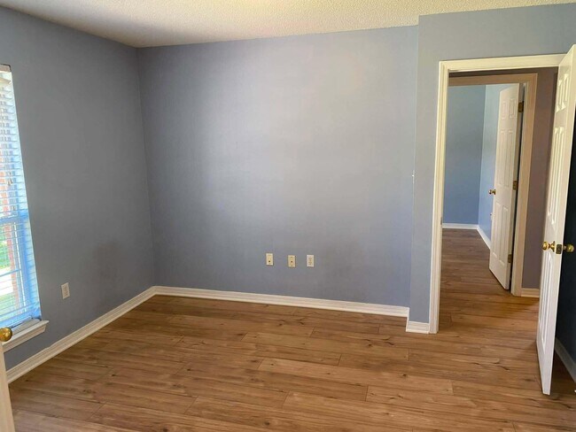 Building Photo - 3998 Lauren Ct