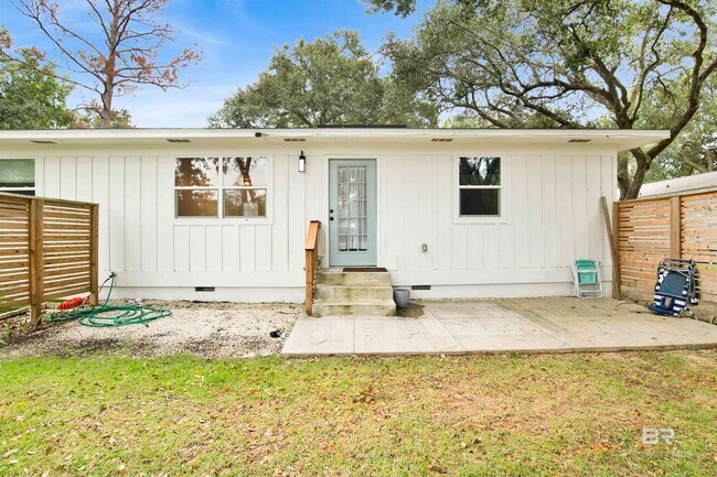 Building Photo - 208 E 22nd Ave