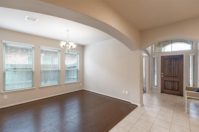 Building Photo - 23 Vesuvius Ln