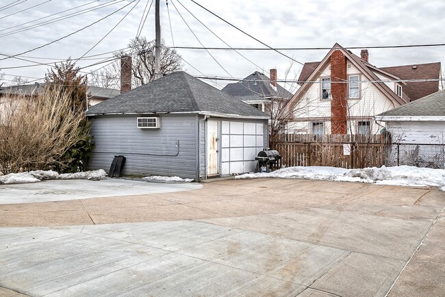 Building Photo - 4907 Underwood Ave