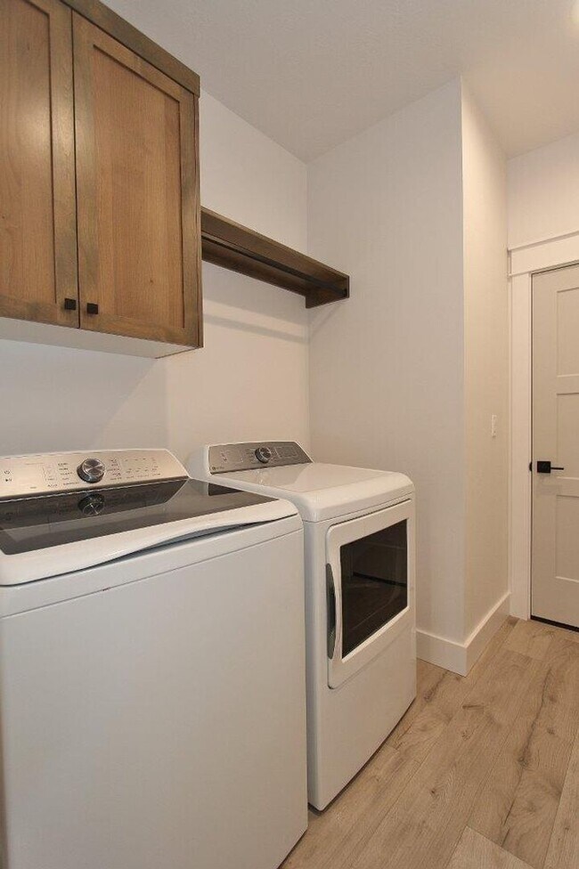 Building Photo - Immaculate Single-Level Patio Home