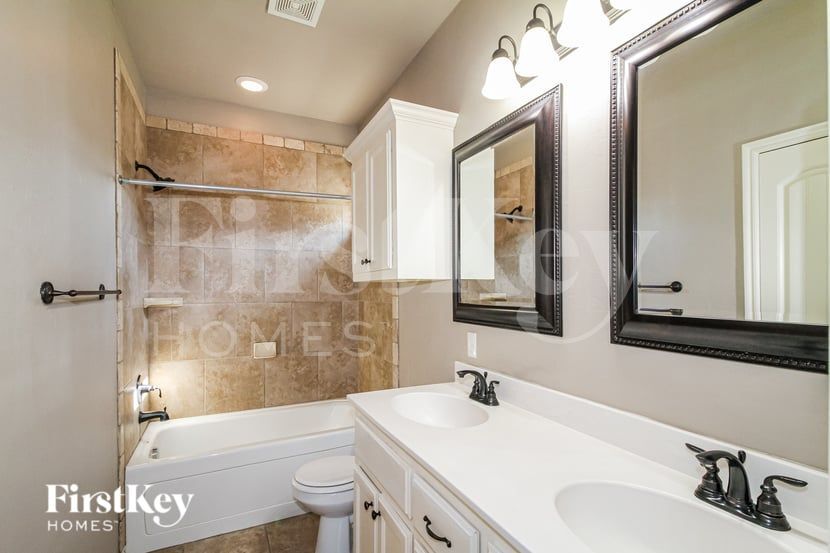 Building Photo - 12016 Garden Ct