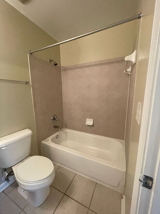 Building Photo - 05-203 Doddi